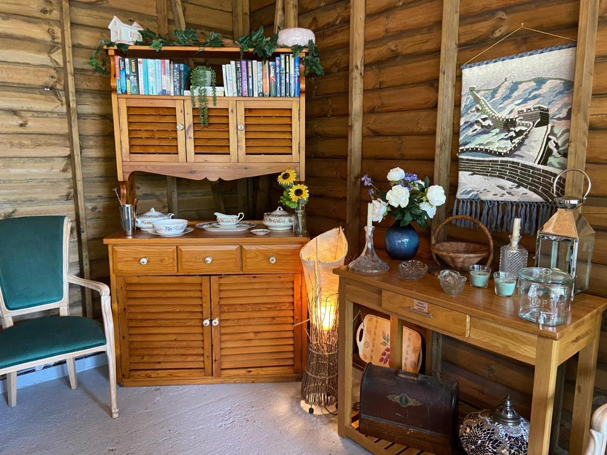 The Piggery Pod Hotel Ситингбърн Екстериор снимка